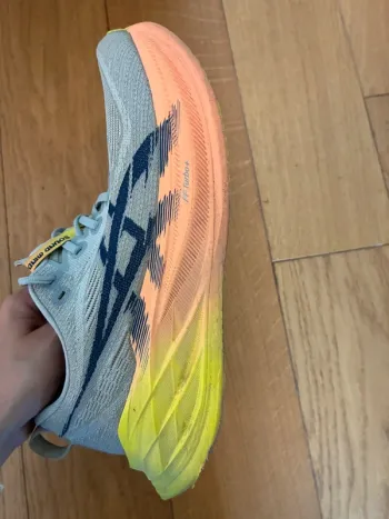Used Asics Superblast 2 bike — image 6 of 7