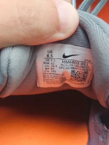 Used Nike Vomero 18 bike — image 15 of 15