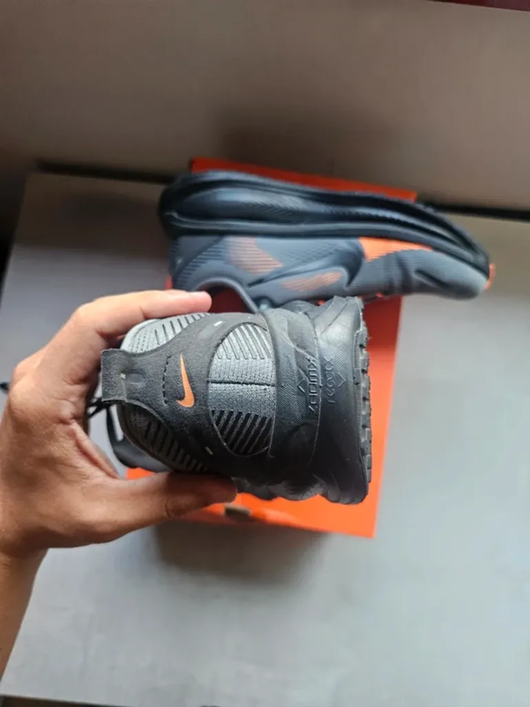 Used Nike Vomero 18 bike — image 11 of 15