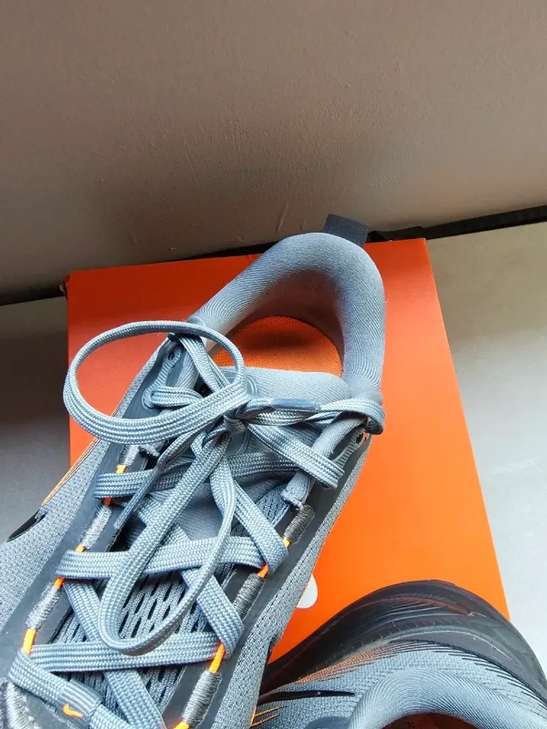 Used Nike Vomero 18 bike — image 12 of 15