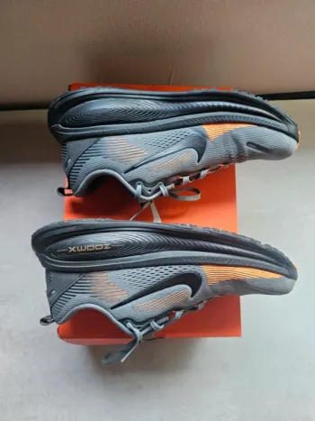 Used Nike Vomero 18 bike — image 10 of 15