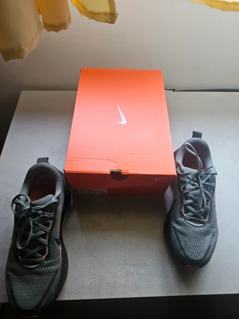 Used Nike Vomero 18 bike — image 5 of 15