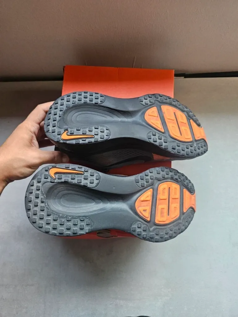 Used Nike Vomero 18 bike — image 9 of 15