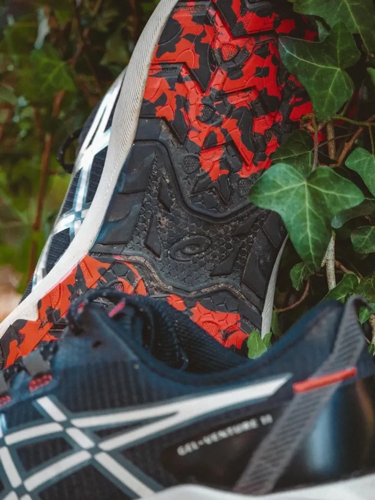 Used Asics Gel Venture 11 bike — image 4 of 4