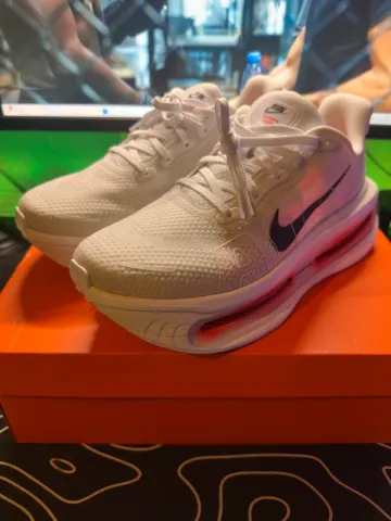 Used Premium Vomero Running Shoes