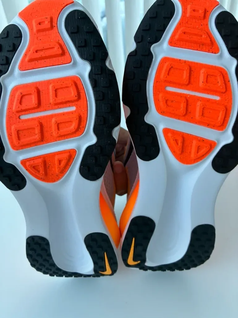Used Nike Vomero 18 bike — image 4 of 6