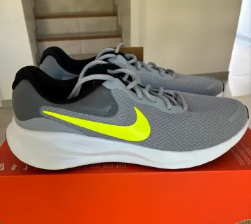 Used Nike Revolution 7 Running Shoes