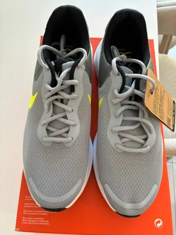 Used Nike Revolution 7 bike — image 4 of 8
