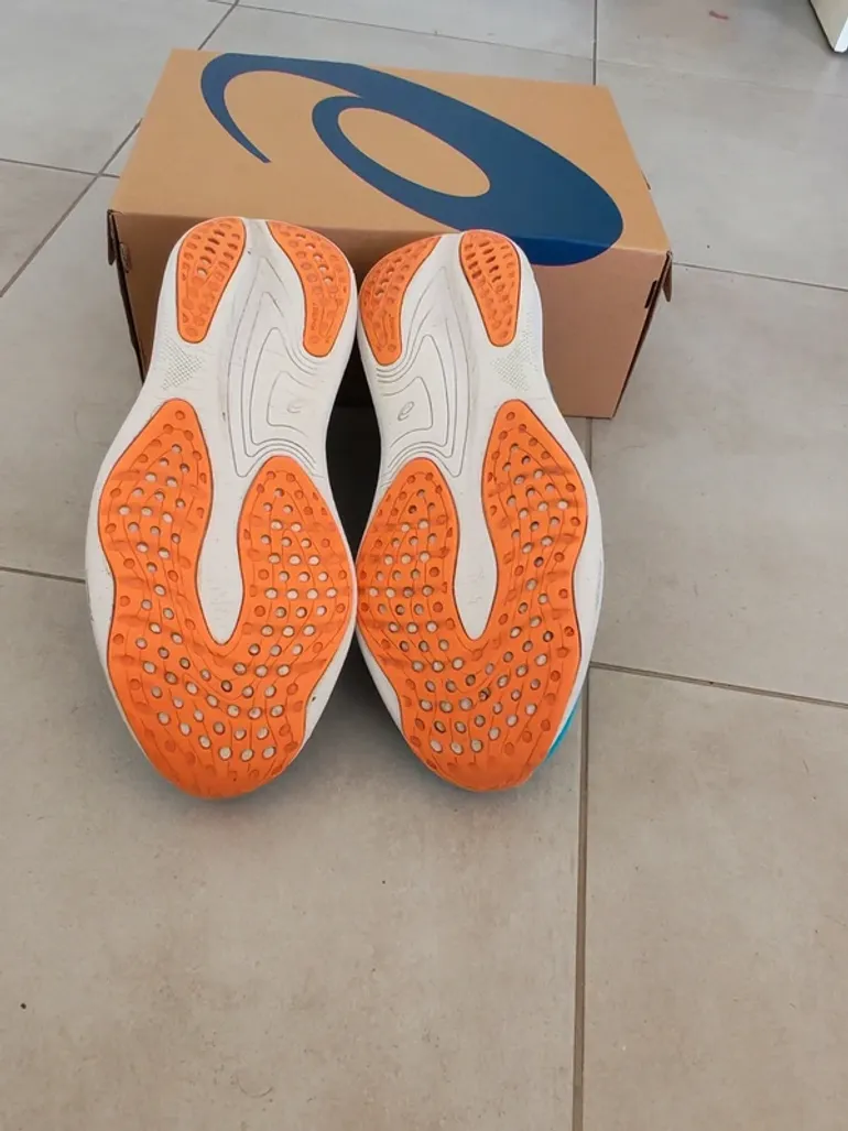 Used Asics Gel Nimbus 25 bike — image 8 of 13