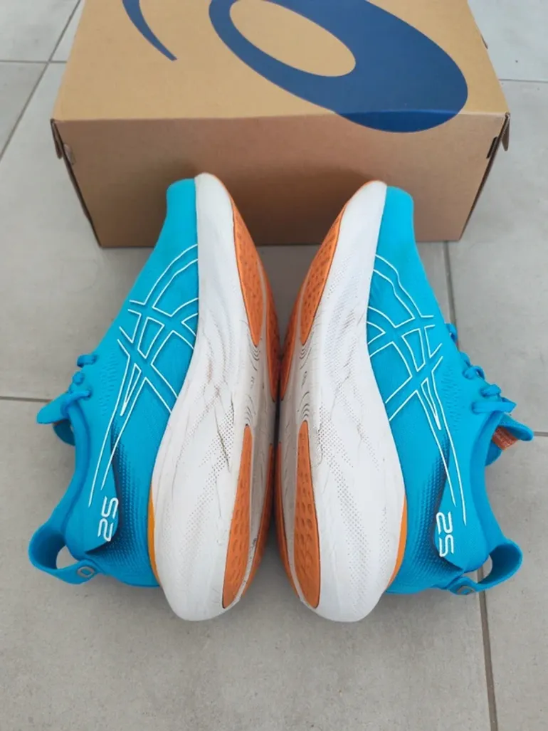 Used Asics Gel Nimbus 25 bike — image 5 of 13
