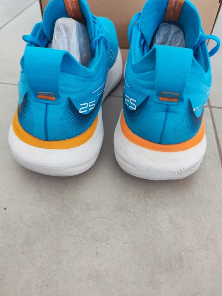 Used Asics Gel Nimbus 25 bike — image 4 of 13