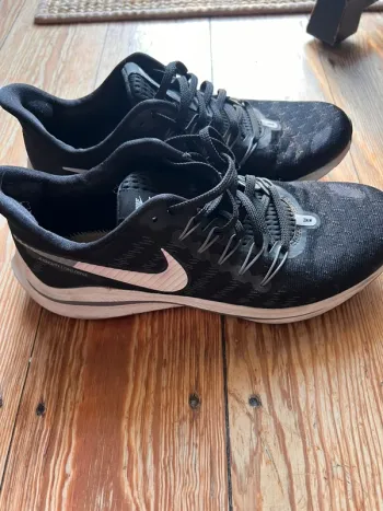 Used Nike Zoom Vomero 14 bike — image 2 of 5