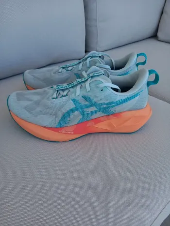 Used Asics Novablast 5 bike — image 5 of 15