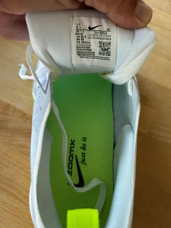 Used Nike Running Shoes bike — image 5 of 5