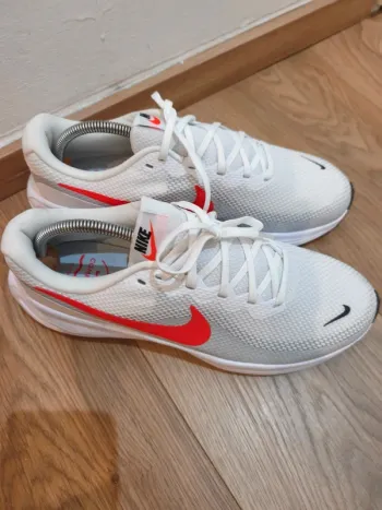 Used Lauf Nike Sport Schuhe bike — image 1 of 2