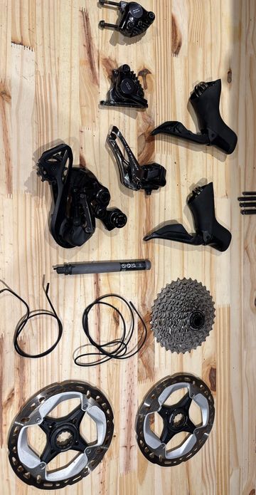 Brugt Shimano Ultegra Di2 R8100 12-speed Groupset 2025 Groupset