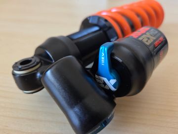 Brugt Fox DHX2 Factory 2Pos 2025 bike — billede 3 af 10