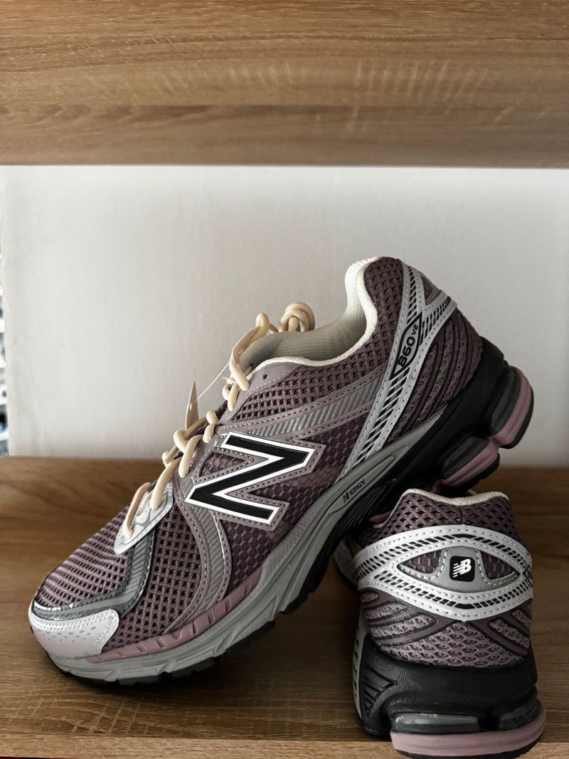 Tweedehands New Balance 860v2 Running Shoes