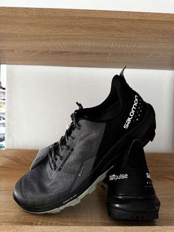 Used Salomon Outpulse GTX Running Shoes