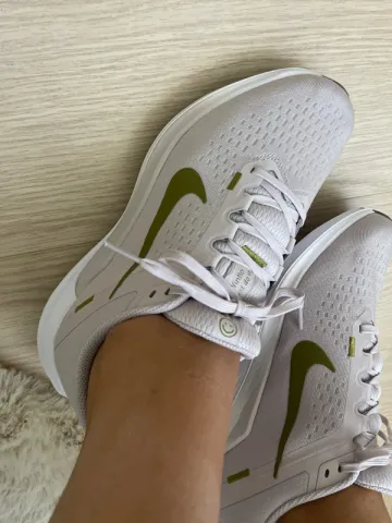 Used Nike Gushlon Running Shoes