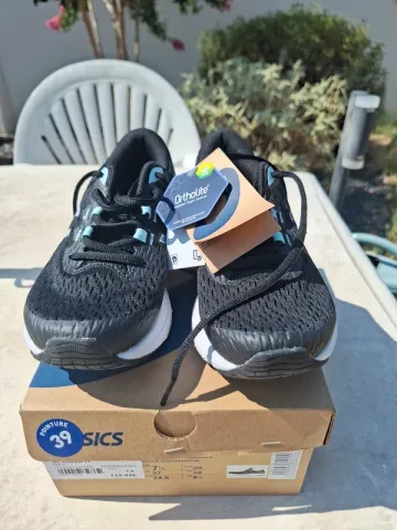 Used Asics Gel Phoenix Running Shoes