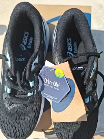 Used Asics Gel Phoenix bike — image 3 of 5
