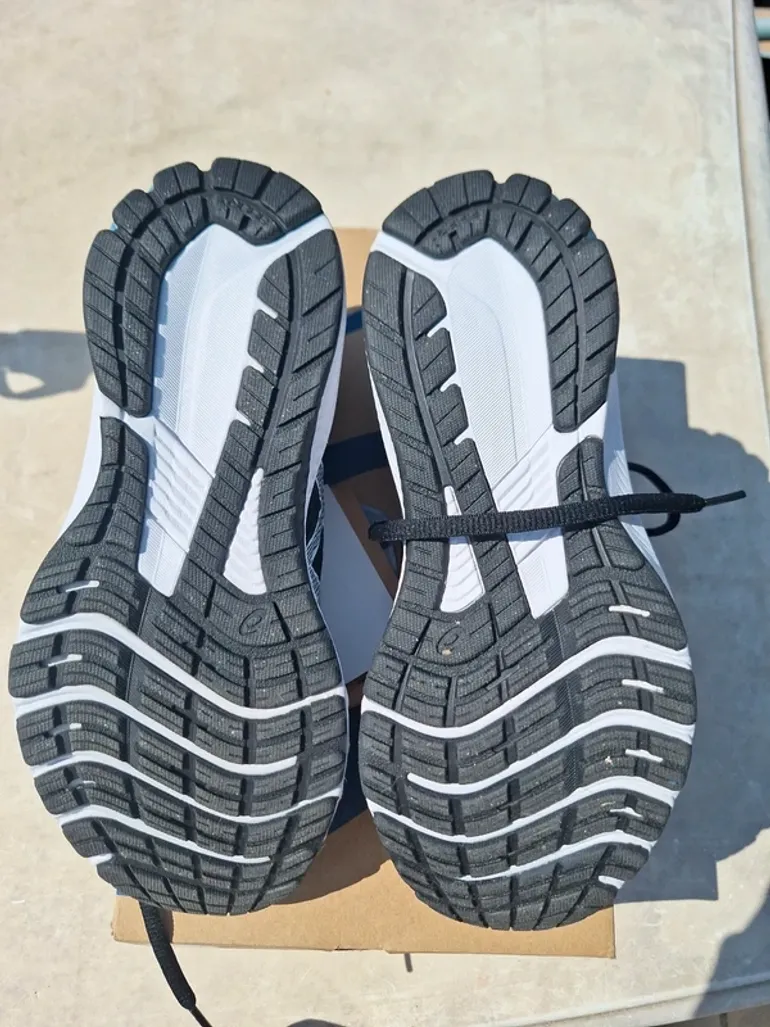 Used Asics Gel Phoenix bike — image 4 of 5