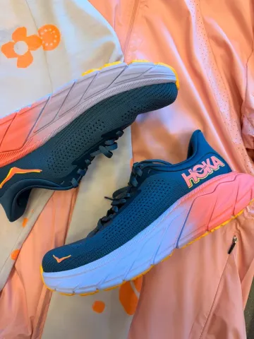 Used Hoka Arahi 7 Running Shoes