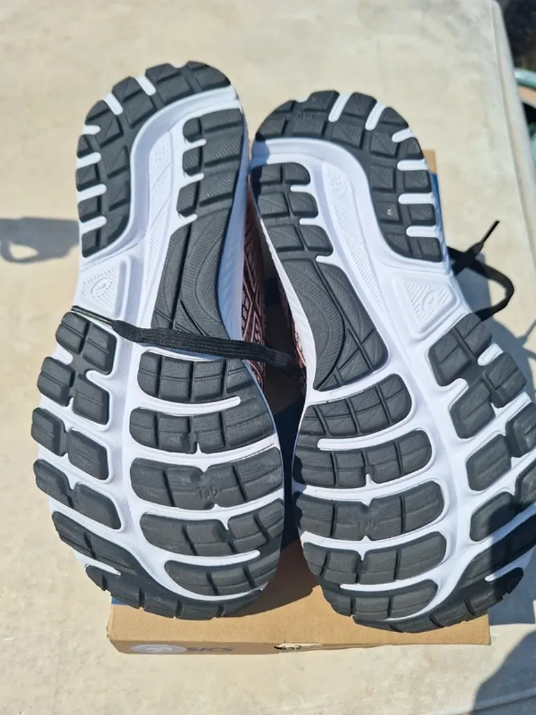 Used Asics Running Shoes bike — image 5 of 5