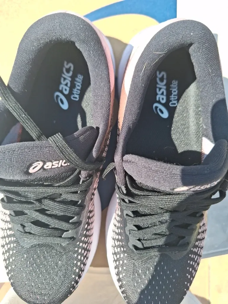 Used Asics Running Shoes bike — image 4 of 5