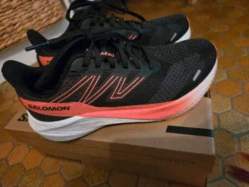 Used Salomon Aero Blaze Running Shoes