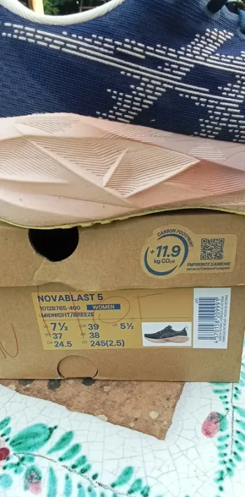Used Asics Novablast 5 W bike — image 3 of 3