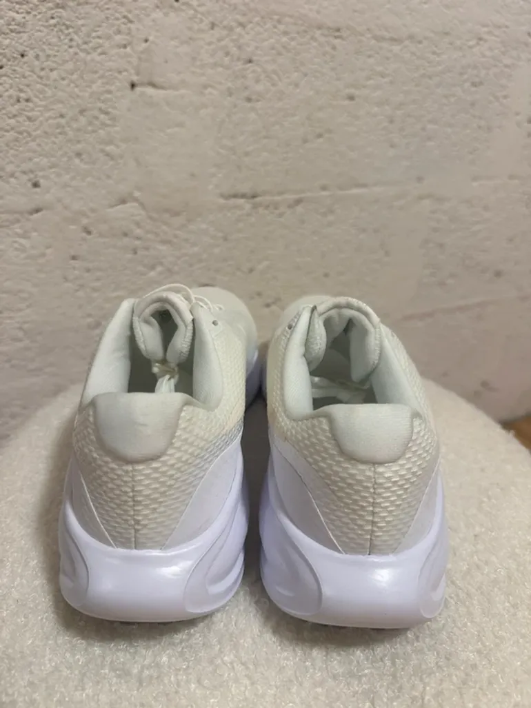 Used White Revolution 8 bike — image 4 of 6