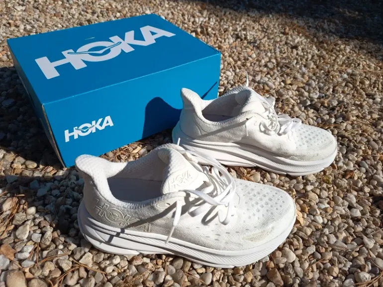 Used Hoka Clifton 9 bike — image 2 of 11