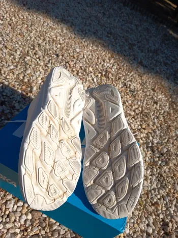 Used Hoka Clifton 9 bike — image 9 of 11