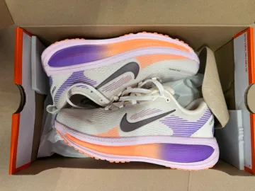 Używany Nike Vomero 18 Running Shoes