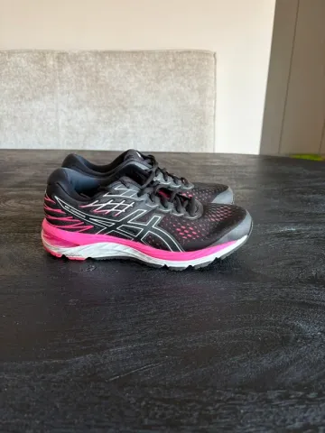 Used Asics Hardloopschoen Running Shoes