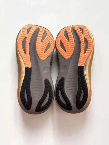 Used Asics Gel-Nimbus 27 bike — image 3 of 3