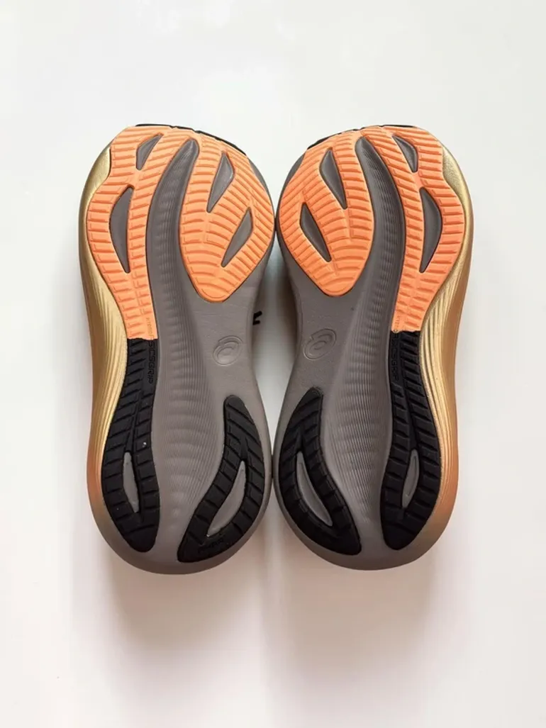 Used Asics Gel-Nimbus 27 bike — image 3 of 3