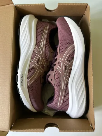 Used Asics Gel Contend 9 bike — image 1 of 8
