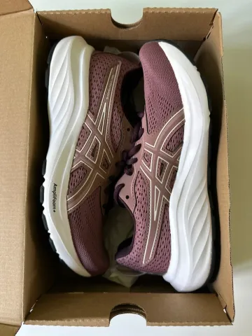 Used Asics Gel Contend 9 Running Shoes