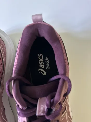 Used Asics Gel Contend 9 bike — image 4 of 8