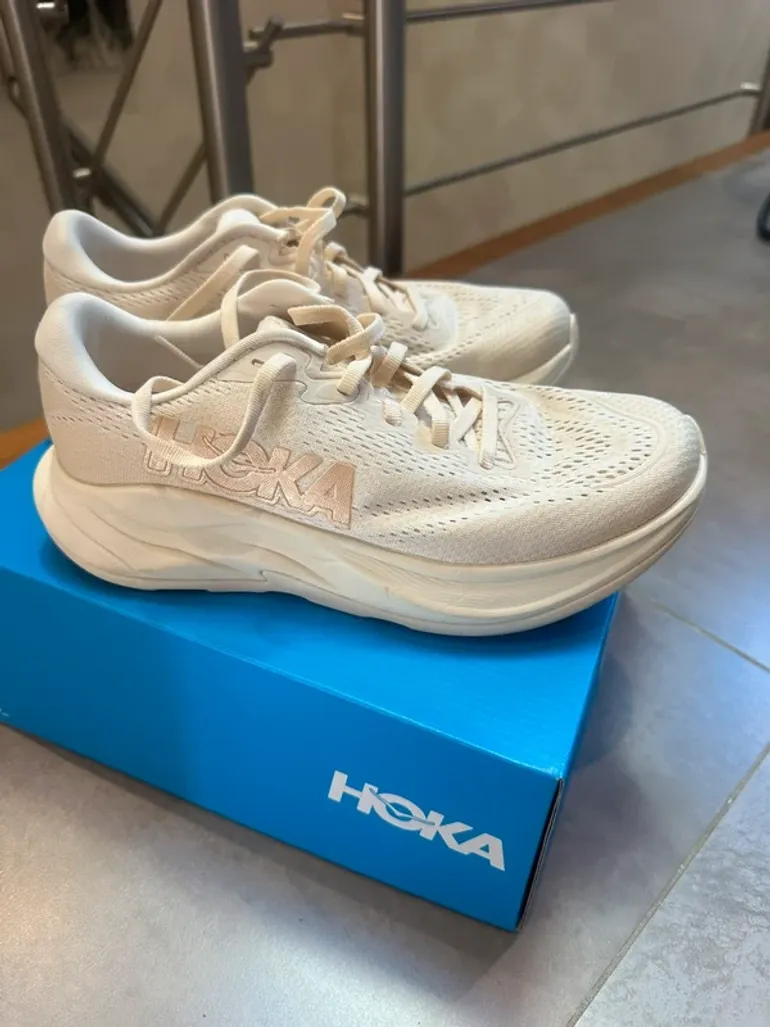 Used Hoka Rincon 4 bike — image 2 of 4