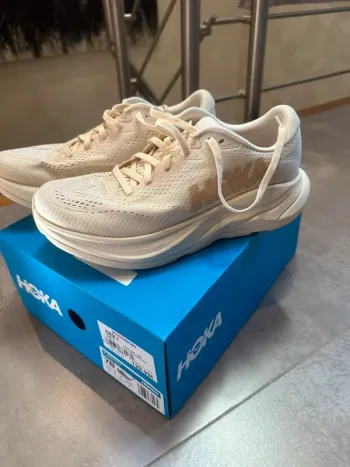 Used Hoka Rincon 4 bike — image 1 of 4