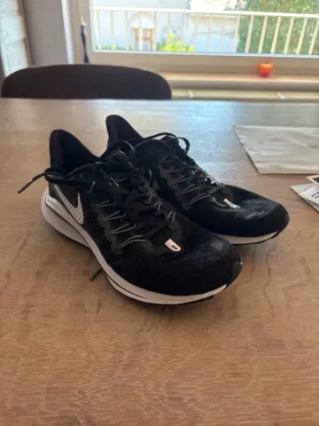 Used Nike Vomero 14 Running Shoes