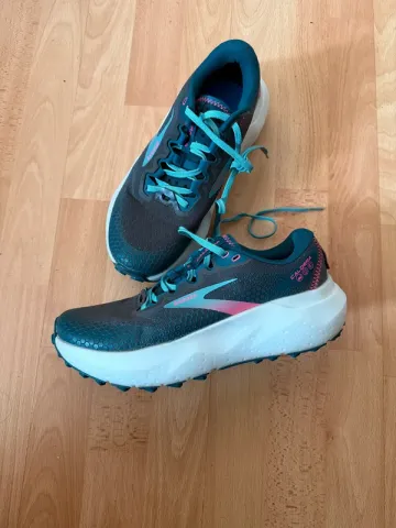Used Brooks Caldera 6 Running Shoes