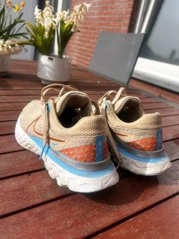 Used Nike Infinity React bike — image 2 of 6