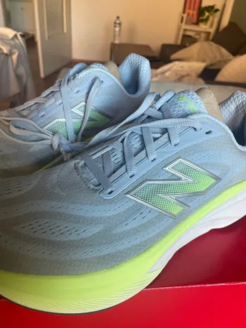 Used New Balance Fresh Foam X More v6 bike — image 3 of 5