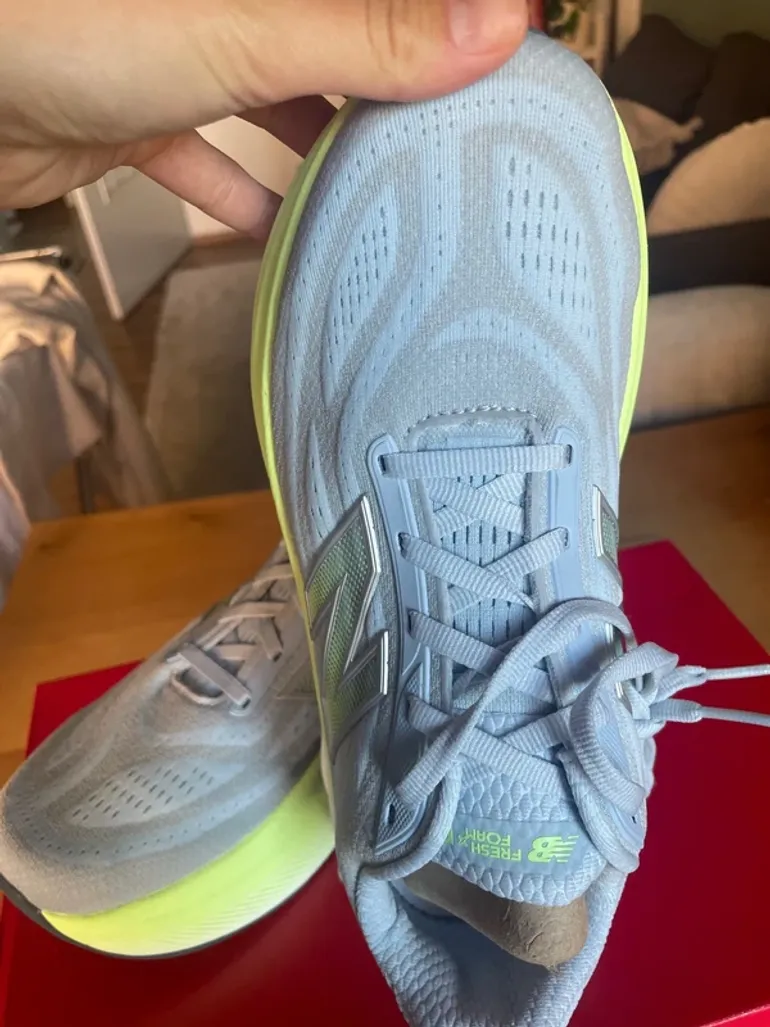 Used New Balance Fresh Foam X More v6 bike — image 4 of 5
