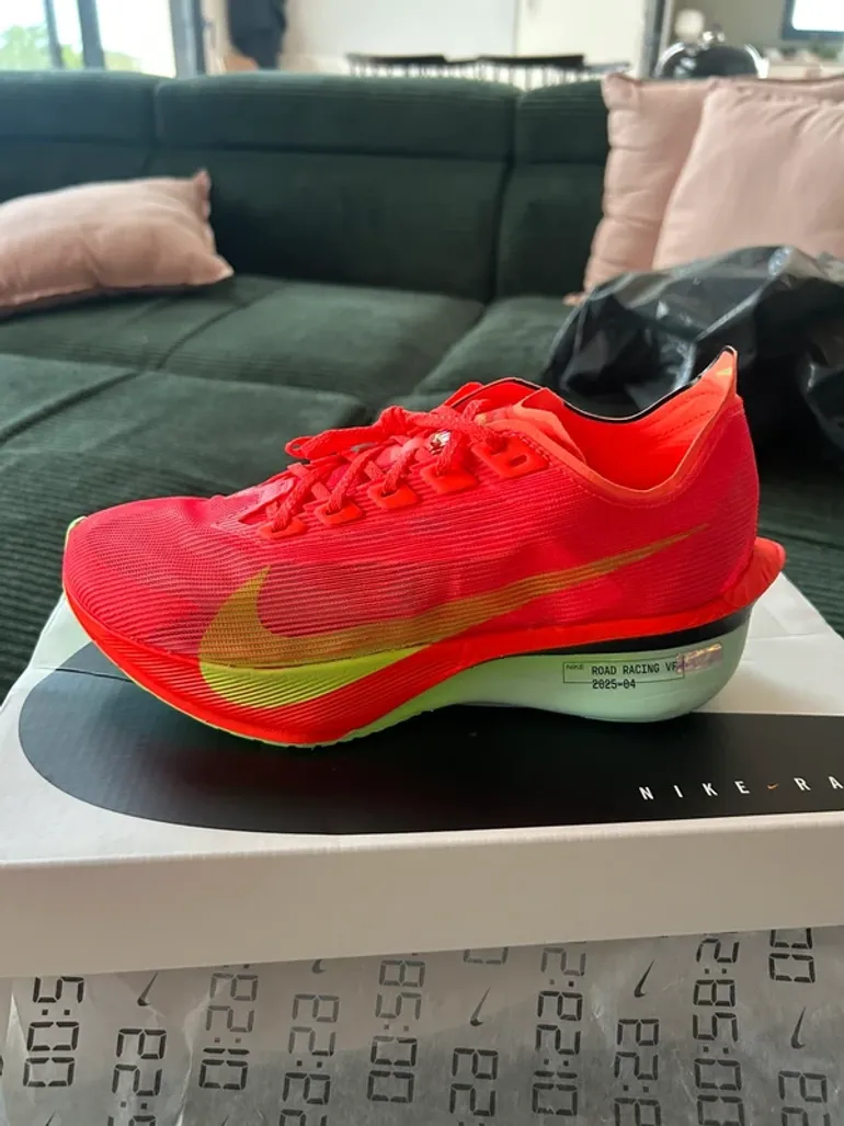 Used Nike Zoom X Vaporfly bike — image 2 of 6